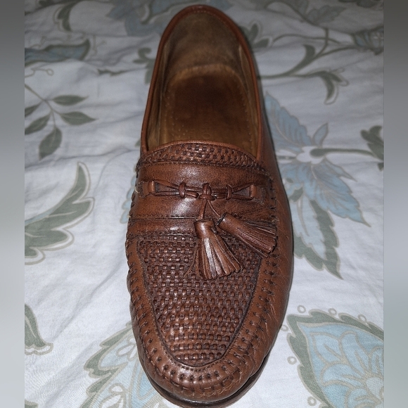 A pair of Sandro comfortwalk men's Delta leather loafers in a size 10M. - Picture 2 of 13